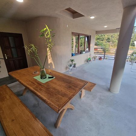 Haus Natura Jurdani エクステリア 写真